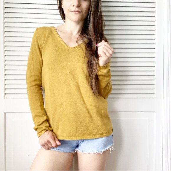 Old Navy Knit V-Neck Mustard Long Sleeve Sweater - Picture 2 of 7